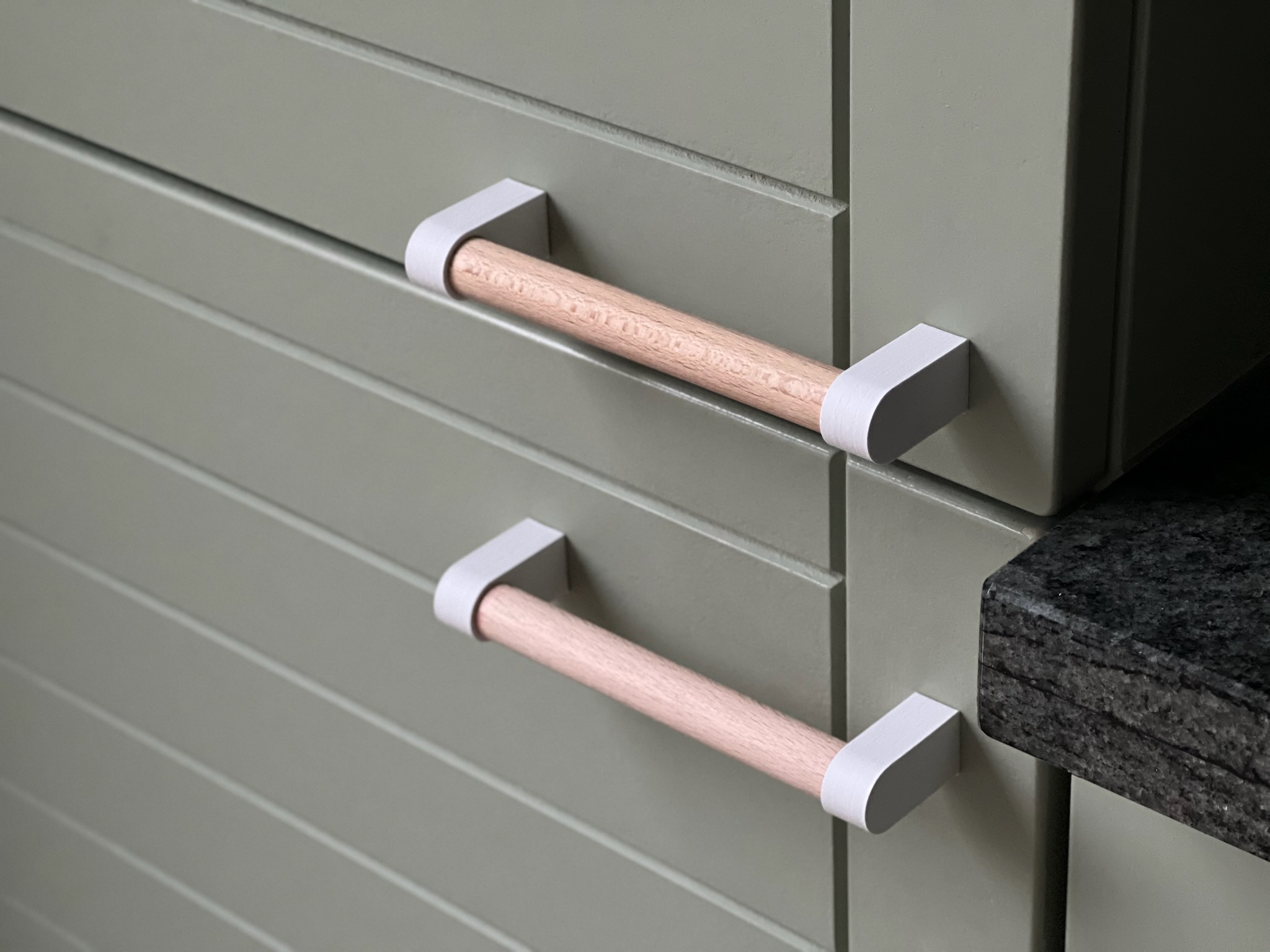 Woodgrip White handles cabinet